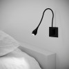 Applique liseuse Toccami Parete LED noire Viabizzuno Valente Design en tête de lit