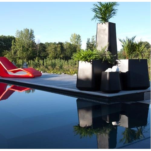 Une évidence pour un jardin original, les pots de fleur Rock Garden médium de la marque Qui Est Paul? Chez Valente Design
