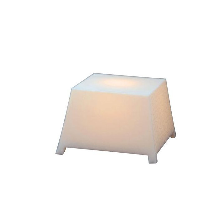 Valente Design met à disposition dans la collection Raffy le pouf lumineux blanc pour la marque Qui est Paul?