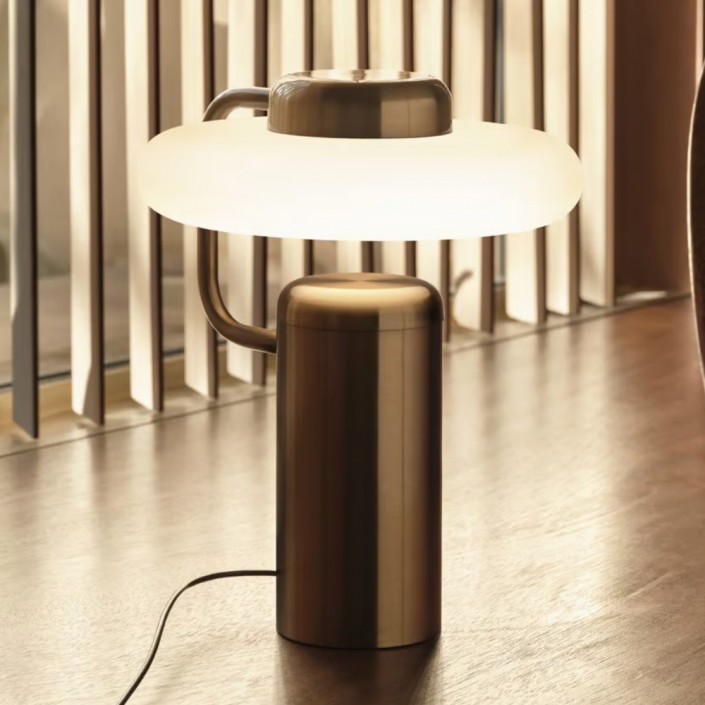 Lampe à poser Tratto - Kundalini - finition laiton