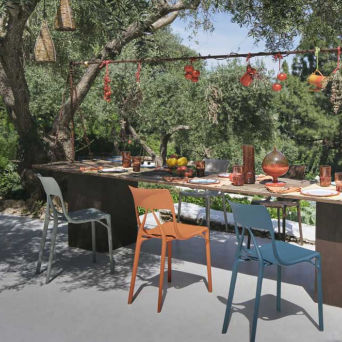 Chaises A.I LITE - KARTELL - mise en scène
