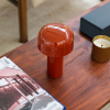 lampe de table BELLHOP rouge  de FLOS - Valente Design