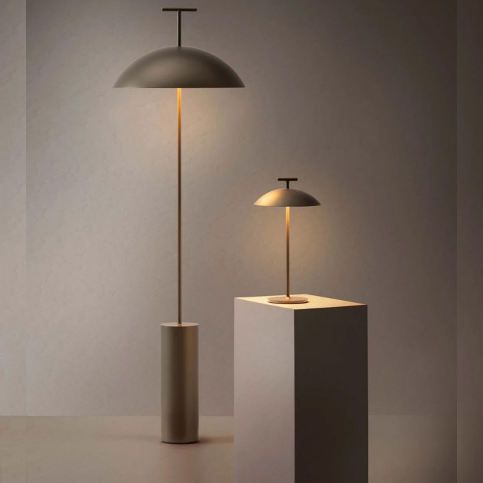 Lampadaire de lecture Geen-A bronze avec lampe de lecture Mini Geen-A bronze - Kartell - Valentedesign.com