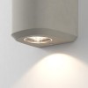 Applique d'extérieur Brixham Wall Single d'Astro Lighting finition béton gris allumée, gros plan