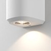 Applique d'extérieur Brixham Wall Single d'Astro Lighting finition béton blanc allumée, gros plan