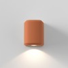 Applique d'extérieur Brixham Wall Single d'Astro Lighting finition béton terracotta allumée de face