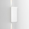 Applique d'extérieur Brixham Wall Twin d'Astro Lighting finition béton blanc allumée de côté