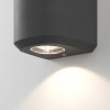 Applique d'extérieur Brixham Wall Twin d'Astro Lighting finition béton charbon allumée gros plan