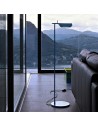 Lampadaire Tab F LED noir de flos Valente Design dans salon