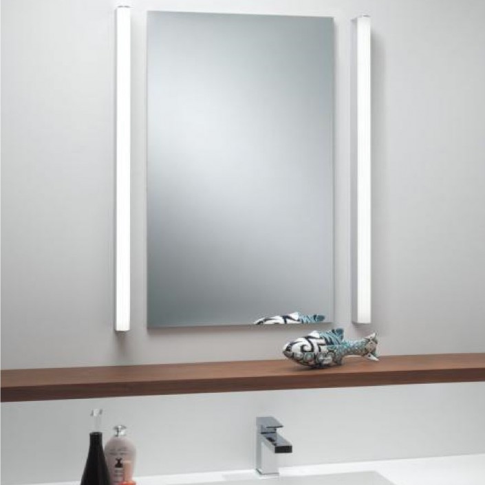 Applique Artemis 600 Led chrome  Astro Lighting mise en scène salle de bain