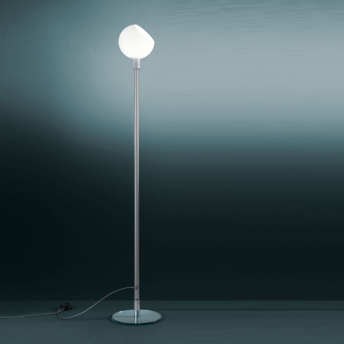 lampadaire parolona ambre vue d'ensemble Fontana Arte